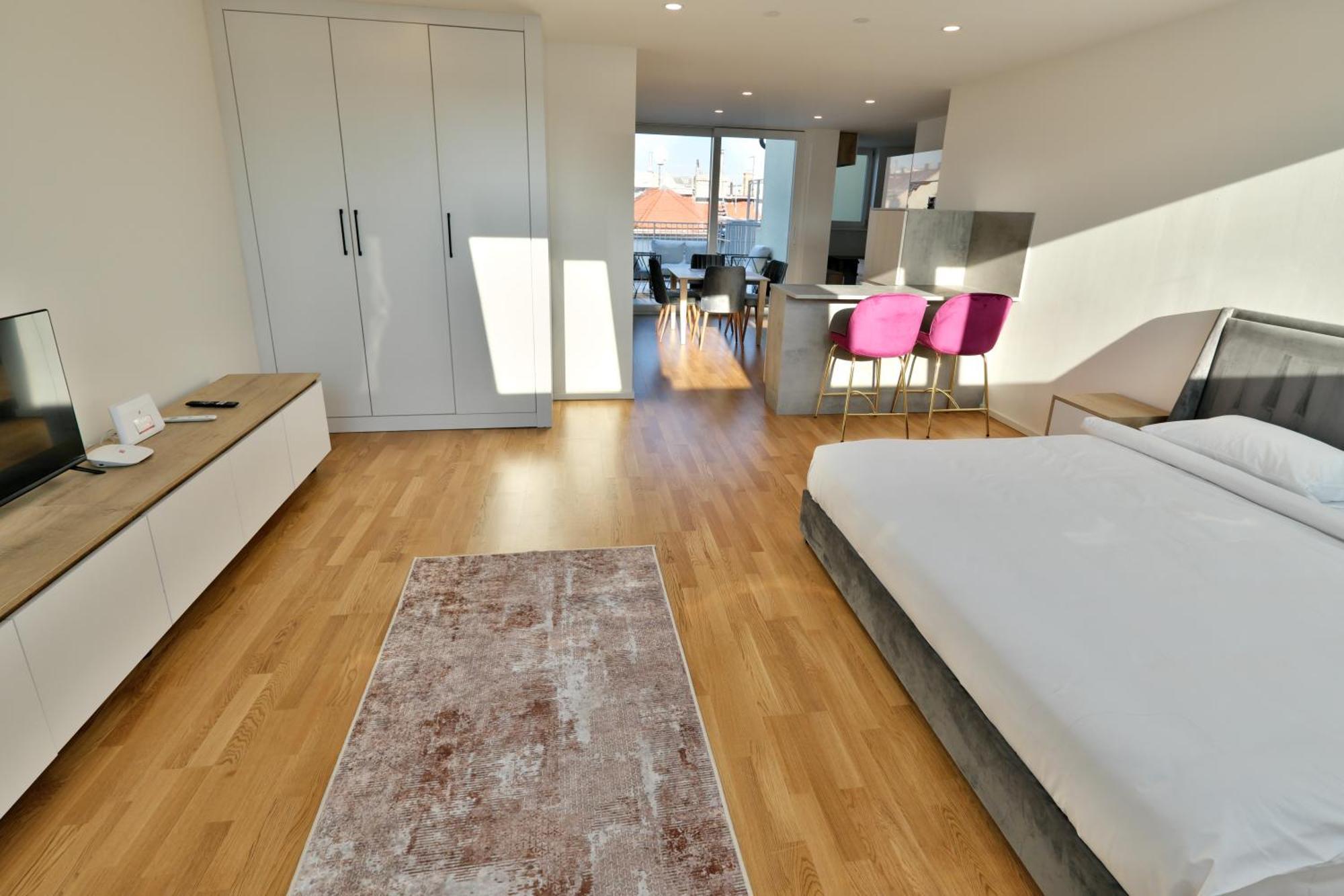 Vienna Lotus Apartments Экстерьер фото