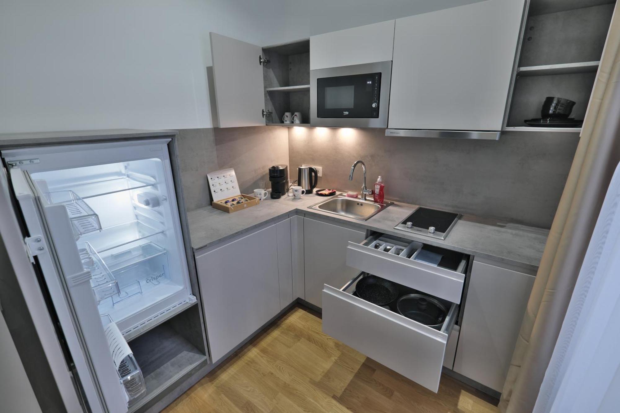 Vienna Lotus Apartments Экстерьер фото